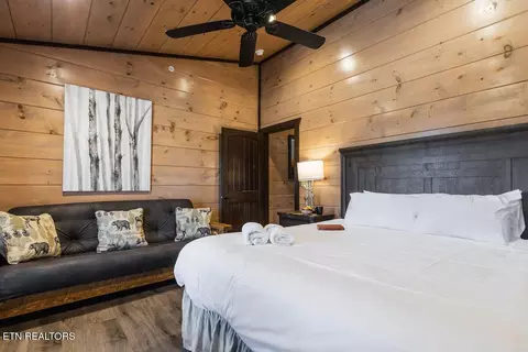 Bedroom - 2110 Elk Pass Ln, Sevierville, TN 37876 photo 1 of 11