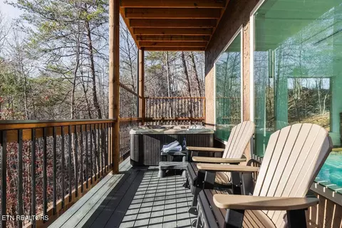 Exterior - 2110 Elk Pass Ln, Sevierville, TN 37876 photo 7 of 8
