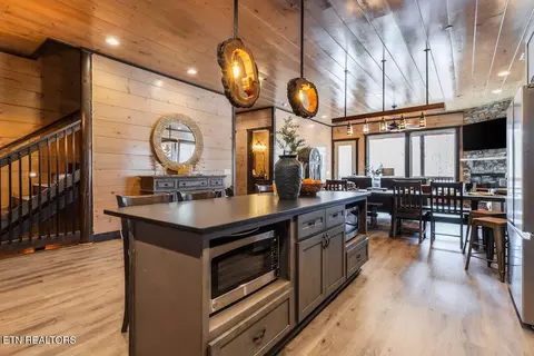 Kitchen - 2110 Elk Pass Ln, Sevierville, TN 37876 photo 5 of 5