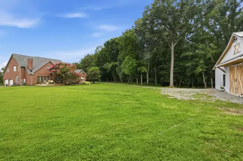 Exterior - 2404 Savage Creek Dr, Springfield, TN 37172 photo 13 of 20