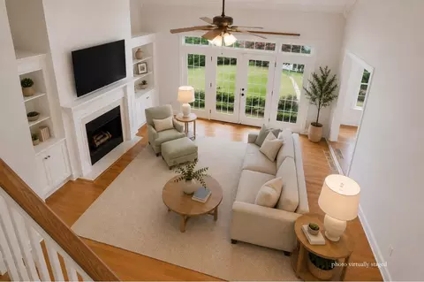 Living - 2404 Savage Creek Dr, Springfield, TN 37172 photo 4 of 5