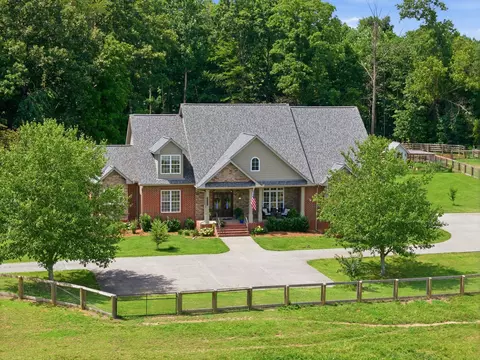 Exterior - 2404 Savage Creek Dr, Springfield, TN 37172 photo 9 of 20