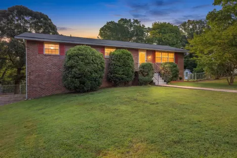 30 Dee Vue Ln, Rossville, GA 30741