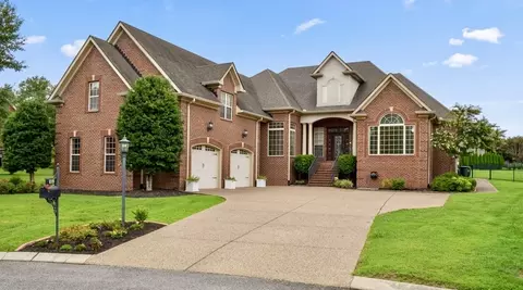 1005 Scarlet Ct, Hendersonville, TN 37075