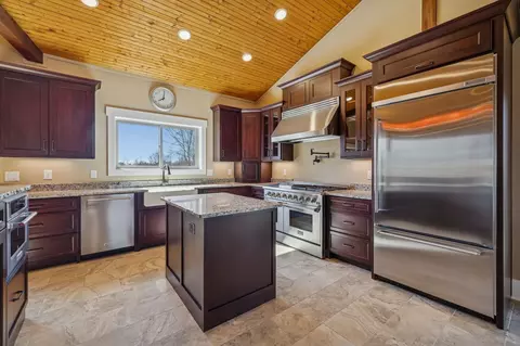 Kitchen - 1224 Hangar Rd, Springfield, TN 37172 photo 5 of 14