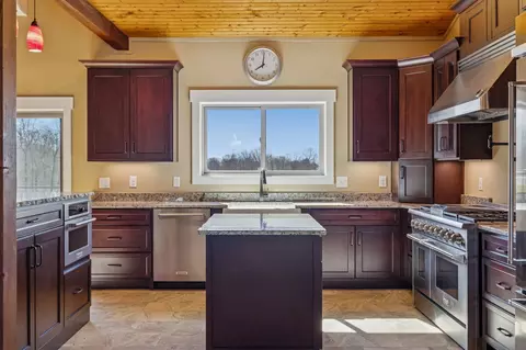 Kitchen - 1224 Hangar Rd, Springfield, TN 37172 photo 4 of 14