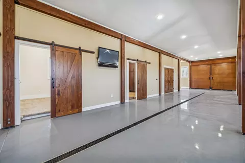 Entry Way - 1224 Hangar Rd, Springfield, TN 37172 photo 11 of 13