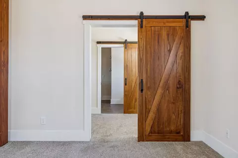 Entry Way - 1224 Hangar Rd, Springfield, TN 37172 photo 4 of 13