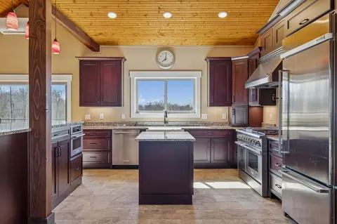 Kitchen - 1224 Hangar Rd, Springfield, TN 37172 photo 3 of 14