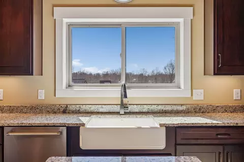 Kitchen - 1224 Hangar Rd, Springfield, TN 37172 photo 7 of 14