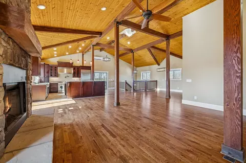 Living - 1224 Hangar Rd, Springfield, TN 37172 photo 8 of 8