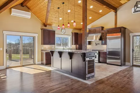 Kitchen - 1224 Hangar Rd, Springfield, TN 37172 photo 13 of 14