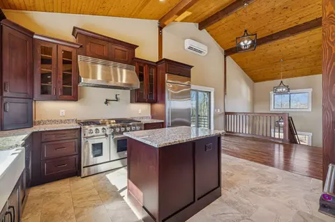 Kitchen - 1224 Hangar Rd, Springfield, TN 37172 photo 9 of 14