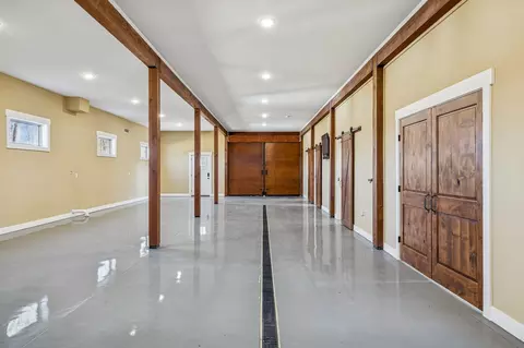 Entry Way - 1224 Hangar Rd, Springfield, TN 37172 photo 8 of 13