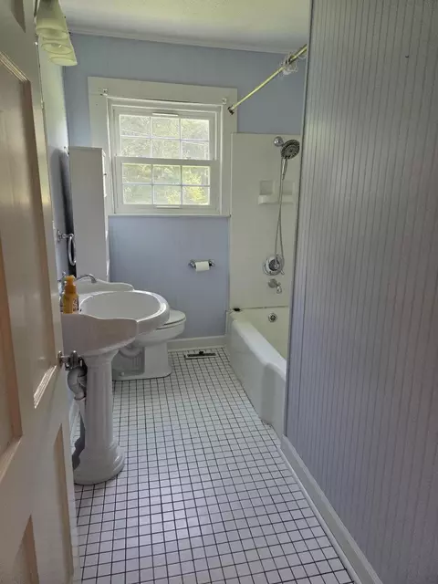 Bath - 186 Adams Rd, Ocoee, TN 37361 photo 2 of 2