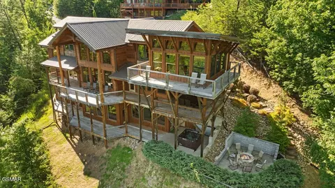 Exterior - 2470 Hackberry Dr, Sevierville, TN 37862 photo 3 of 14