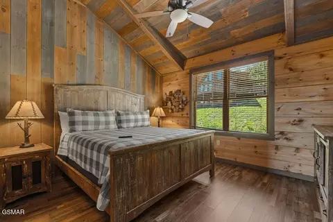 Bedroom - 2470 Hackberry Dr, Sevierville, TN 37862 photo 6 of 7