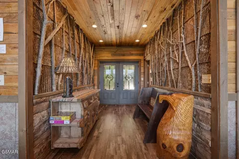 Entry Way - 2470 Hackberry Dr, Sevierville, TN 37862 photo 1 of 1