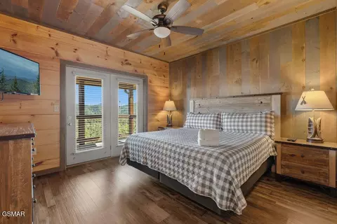 Bedroom - 2470 Hackberry Dr, Sevierville, TN 37862 photo 1 of 7
