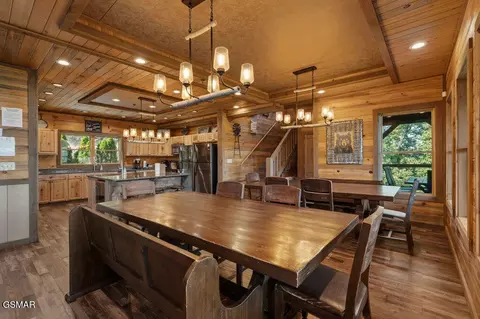 Dining - 2470 Hackberry Dr, Sevierville, TN 37862 photo 2 of 2