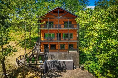 157 Smoky Mountain Way, Sevierville, TN 37876