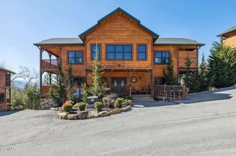 872 Great Smoky Way, Gatlinburg, TN 37738