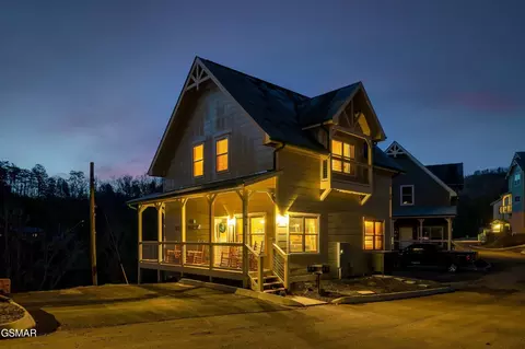 916 Osprey Way, Pigeon Forge, TN 37863
