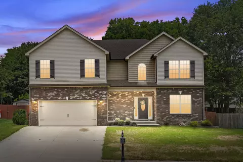 727 Sturdivant Dr, Clarksville, TN 37042