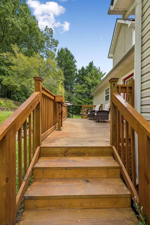 Exterior - 2926 Vine Dr, Dalton, GA 30721 photo 6 of 9