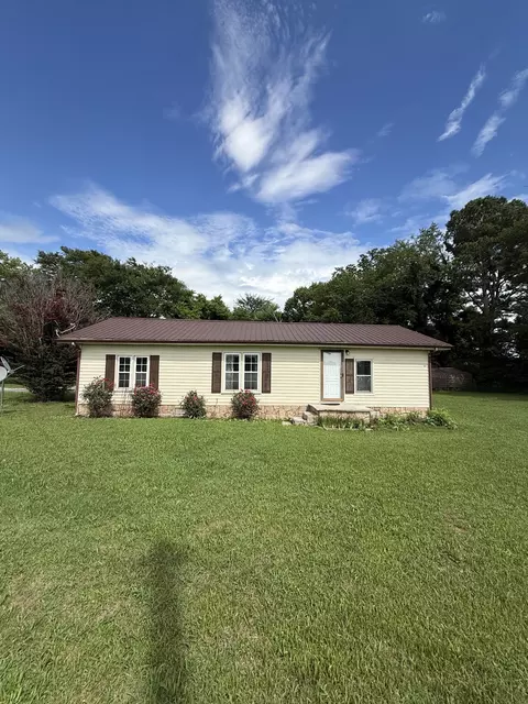 Exterior - 990 Rutledge Ford Rd, Decherd, TN 37324 photo 3 of 17