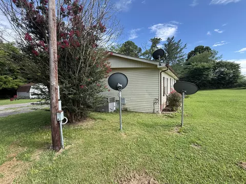 Exterior - 990 Rutledge Ford Rd, Decherd, TN 37324 photo 16 of 17
