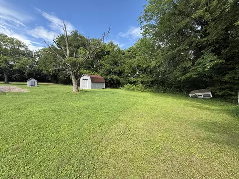 Exterior - 990 Rutledge Ford Rd, Decherd, TN 37324 photo 13 of 17