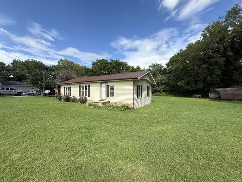 Exterior - 990 Rutledge Ford Rd, Decherd, TN 37324 photo 4 of 17