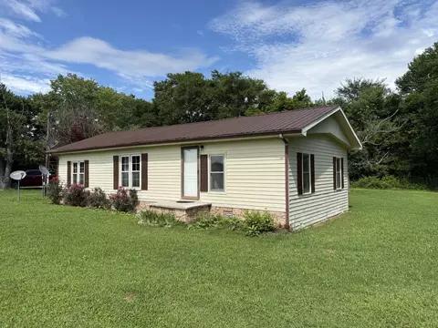 Exterior - 990 Rutledge Ford Rd, Decherd, TN 37324 photo 5 of 17