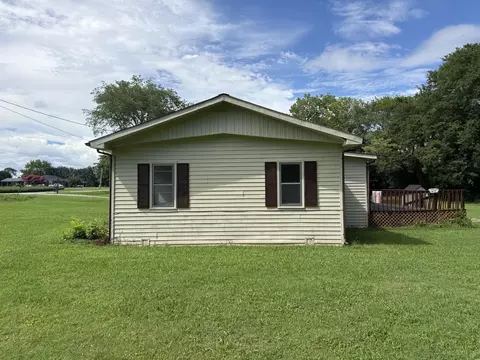 Exterior - 990 Rutledge Ford Rd, Decherd, TN 37324 photo 6 of 17