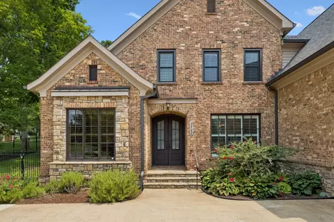 3700 Benham Ave, Nashville, TN 37215