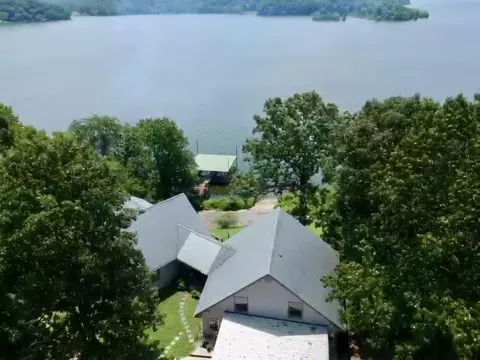 421 Bluff Point Ln, Waverly, TN 37185