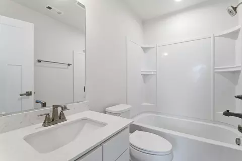 Bath - 2943 Kellner Dr, Murfreesboro, TN 37128 photo 4 of 4