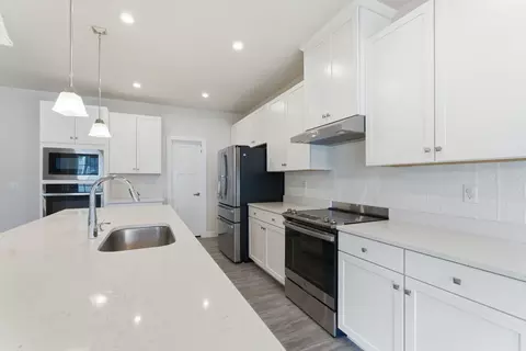 Kitchen - 2943 Kellner Dr, Murfreesboro, TN 37128 photo 4 of 6
