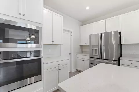 Kitchen - 2943 Kellner Dr, Murfreesboro, TN 37128 photo 6 of 6
