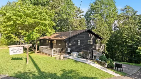 1635 S Mountain View Rd, Sevierville, TN 37876