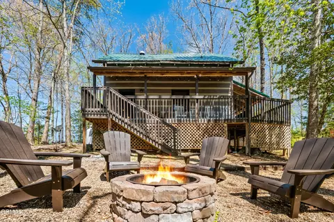 1918 Charles Lewis Way UNIT 4, Sevierville, TN 37876