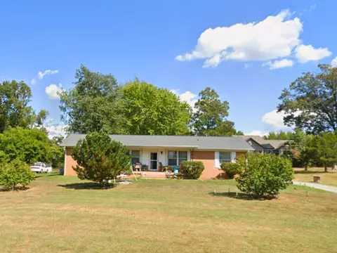 2801 Thrush Dr, Clarksville, TN 37040