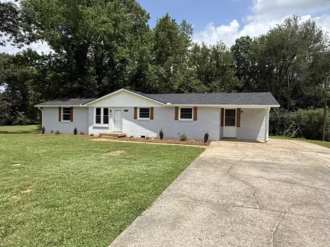 2825 Lylewood Rd, Woodlawn, TN 37191