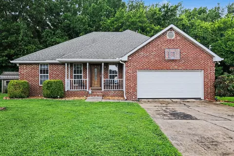 712 Williamsburg Dr, Smyrna, TN 37167