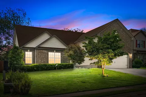 639 Sturdivant Dr, Clarksville, TN 37042