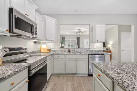 Kitchen - 362 Ruby Cate Way, Murfreesboro, TN 37128 photo 5 of 9