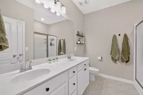 Bath - 362 Ruby Cate Way, Murfreesboro, TN 37128 photo 2 of 4