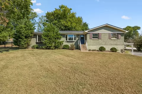 473 Sunliner Dr, Nashville, TN 37209