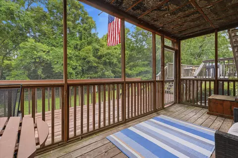 Exterior - 214 Cullum Ave, Dickson, TN 37055 photo 7 of 17
